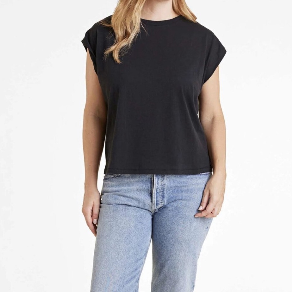 nuuds Black Muscle cap sleeve crew neck Tee for Women